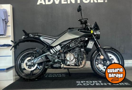 Motos - Husqvarna Svartpilen 250 2025 Nafta 2513Km - En Venta