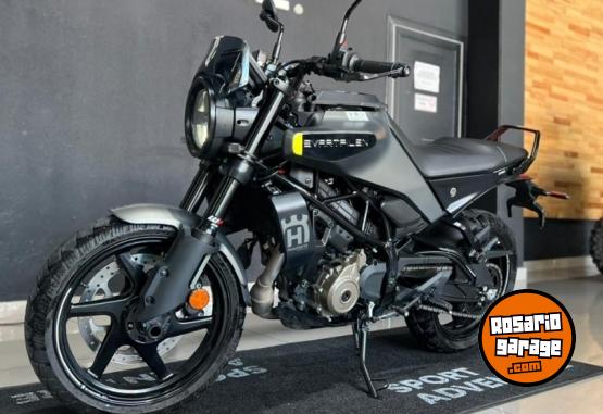 Motos - Husqvarna Svartpilen 250 2025 Nafta 2513Km - En Venta
