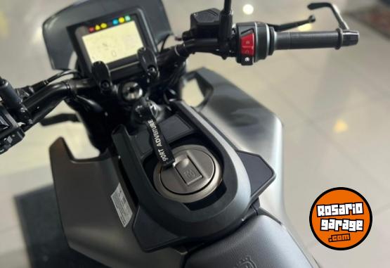 Motos - Husqvarna Svartpilen 250 2025 Nafta 2513Km - En Venta