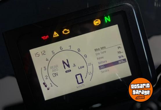Motos - Husqvarna Svartpilen 250 2025 Nafta 2513Km - En Venta