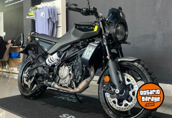 Motos - Husqvarna Svartpilen 250 2025 Nafta 2513Km - En Venta
