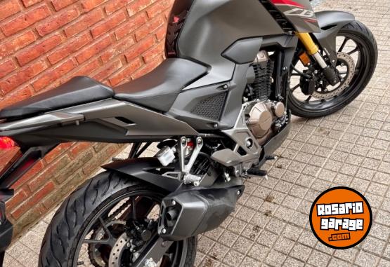 Motos - Honda CB 300 2025 Nafta 6000Km - En Venta