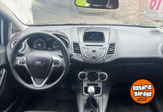 Autos - Ford Fiesta Kinetic SE 2016 Nafta 135000Km - En Venta