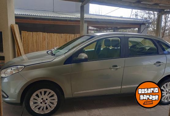 Autos - Fiat Grand Siena Essence 1.6 2013 Nafta 203000Km - En Venta