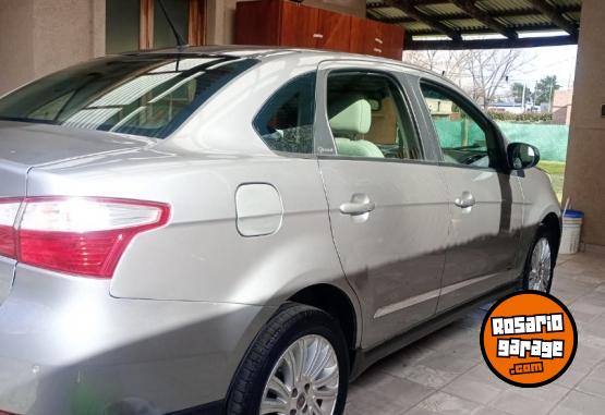 Autos - Fiat Grand Siena Essence 1.6 2013 Nafta 203000Km - En Venta