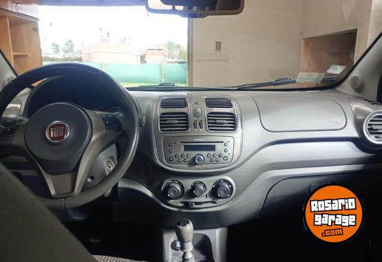 Autos - Fiat Grand Siena Essence 1.6 2013 Nafta 203000Km - En Venta