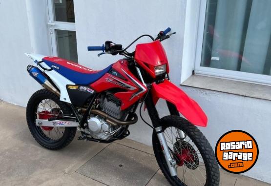Motos - Honda Tornado 2017 Nafta 17500Km - En Venta