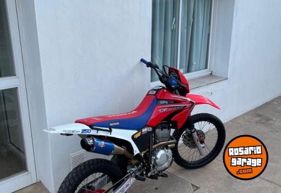 Motos - Honda Tornado 2017 Nafta 17500Km - En Venta