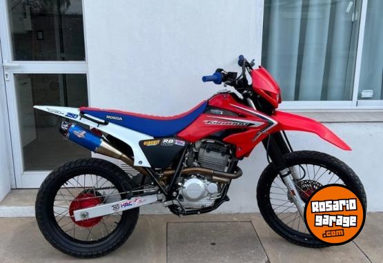 Motos - Honda Tornado 2017 Nafta 17500Km - En Venta