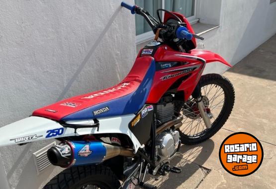 Motos - Honda Tornado 2017 Nafta 17500Km - En Venta