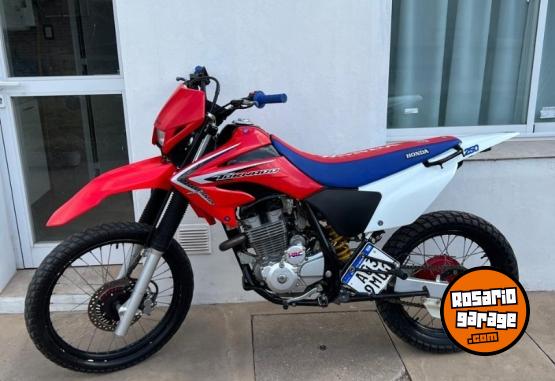 Motos - Honda Tornado 2017 Nafta 17500Km - En Venta