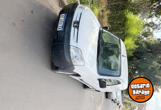 Utilitarios - Peugeot Partner Furgon 2021 Nafta 93000Km - En Venta