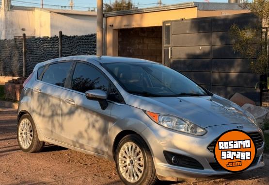 Autos - Ford Fiesta Kinetic 2016 Nafta 194000Km - En Venta