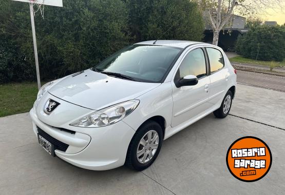 Autos - Peugeot 207 2014 Nafta 156000Km - En Venta