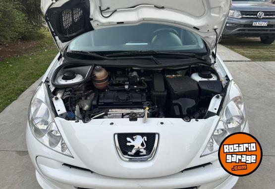 Autos - Peugeot 207 2014 Nafta 156000Km - En Venta