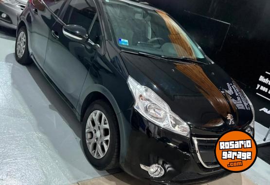 Autos - Peugeot 208 2014 Nafta 90000Km - En Venta