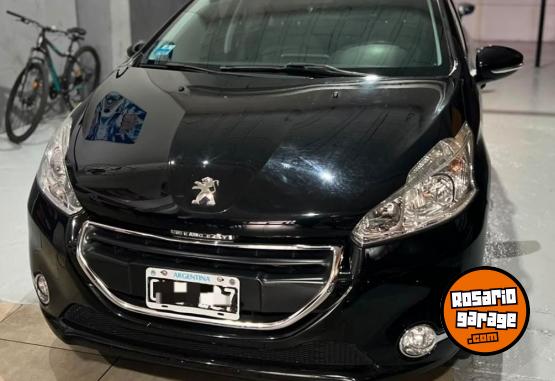 Autos - Peugeot 208 2014 Nafta 90000Km - En Venta