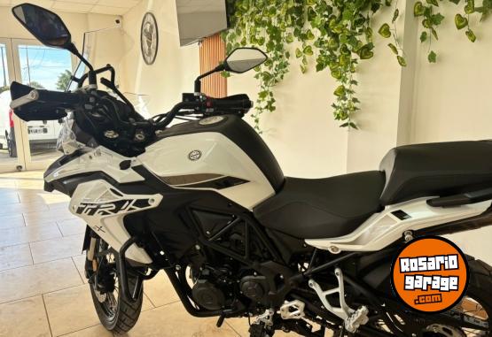 Motos - Benelli TRK 502X 2023 Nafta 6593Km - En Venta