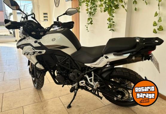 Motos - Benelli TRK 502X 2023 Nafta 6593Km - En Venta