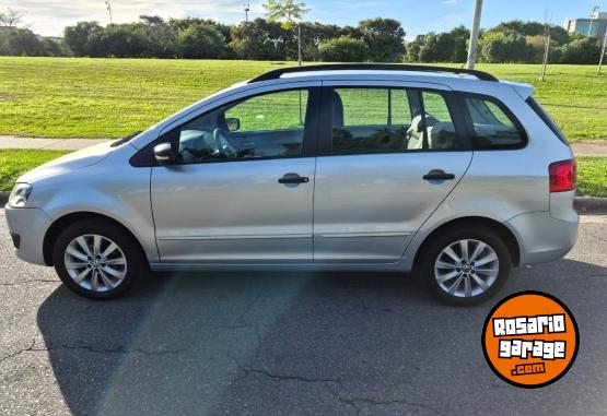 Autos - Volkswagen SURAN TRENDLINE 2012 Nafta 160000Km - En Venta