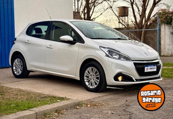 Autos - Peugeot 208 Allure 2017 Nafta 61000Km - En Venta