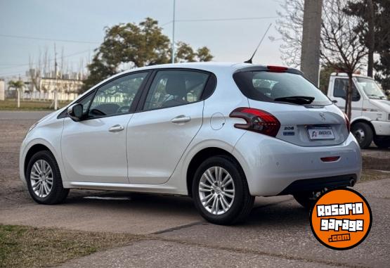Autos - Peugeot 208 Allure 2017 Nafta 61000Km - En Venta