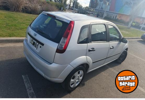 Autos - Ford Fiesta ambiente mp3 2009 Nafta 174399Km - En Venta