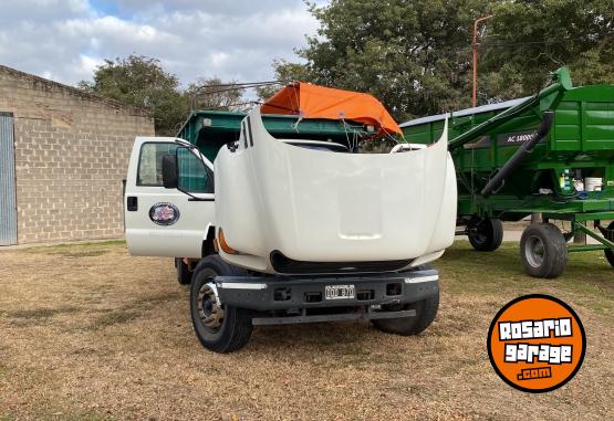 Camiones y Grúas - Uno de los Ford 14000 mejor conservados que vas a encontrar - En Venta