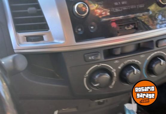 Camionetas - Toyota Hilux 2015 Diesel 189683Km - En Venta