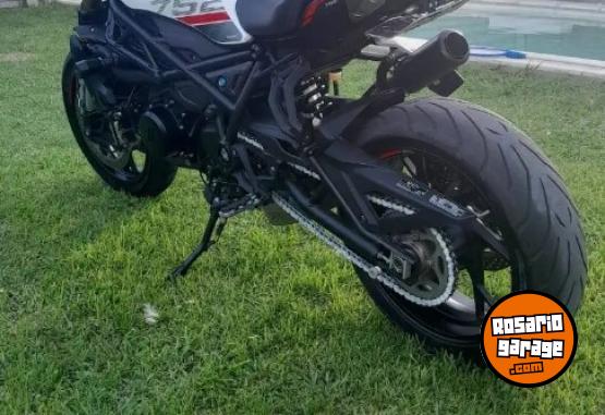 Motos - Benelli 752 2023 Nafta 5500Km - En Venta