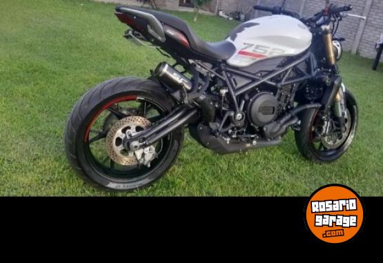 Motos - Benelli 752 2023 Nafta 5500Km - En Venta