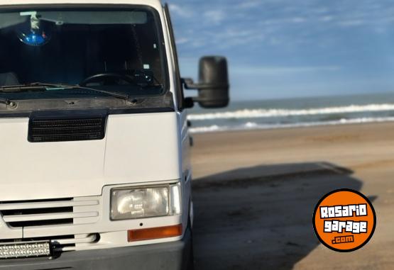 Utilitarios - Renault Trafic larga 1993 GNC 1Km - En Venta