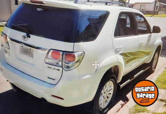 Camionetas - Toyota Hilux SW4 SRV 3.0 TDI 2013 Diesel 107000Km - En Venta