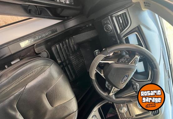 Autos - Ford Mondeo titanium 2018 Nafta 100000Km - En Venta