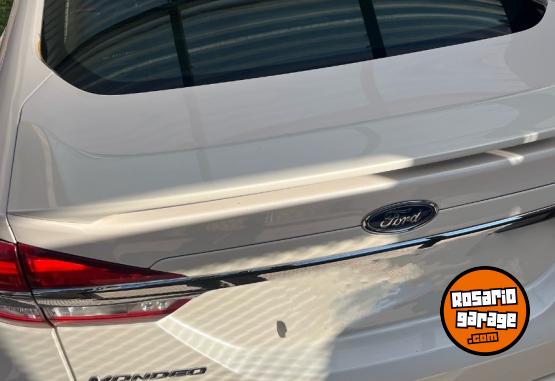 Autos - Ford Mondeo titanium 2018 Nafta 100000Km - En Venta