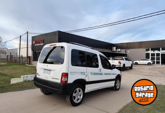 Utilitarios - Peugeot Partner Patagonica 1.6N 2017 Nafta 71700Km - En Venta