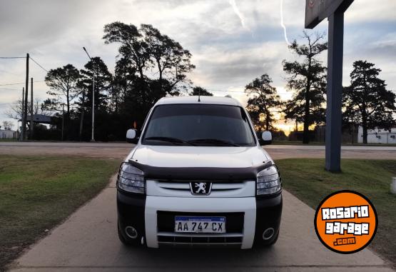 Utilitarios - Peugeot Partner Patagonica 1.6N 2017 Nafta 71700Km - En Venta