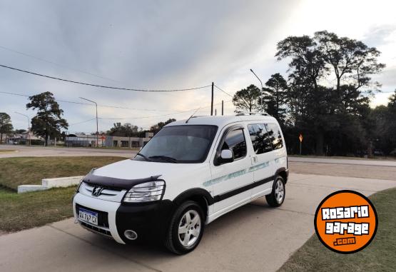 Utilitarios - Peugeot Partner Patagonica 1.6N 2017 Nafta 71700Km - En Venta