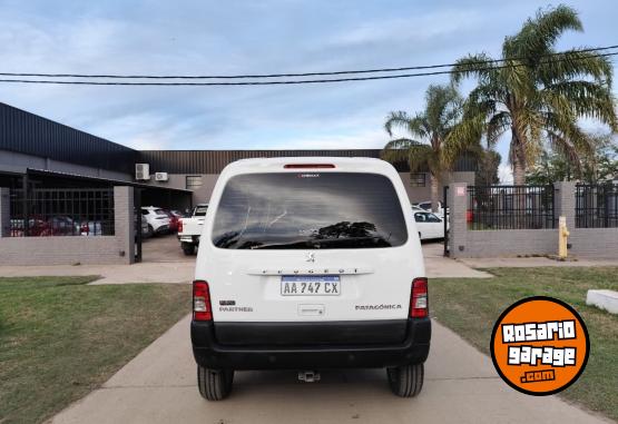 Utilitarios - Peugeot Partner Patagonica 1.6N 2017 Nafta 71700Km - En Venta