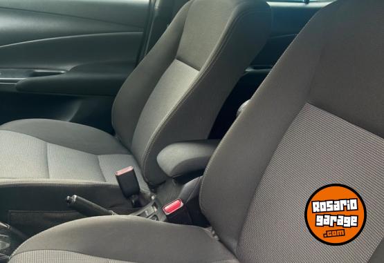 Autos - Toyota Yaris XS CVT 2025 Nafta 45000Km - En Venta