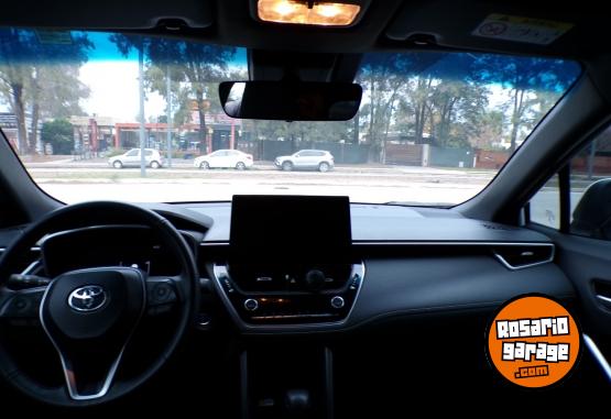 Camionetas - Toyota Corolla cross Seg cvt hib 2025 Electrico / Hibrido 24000Km - En Venta