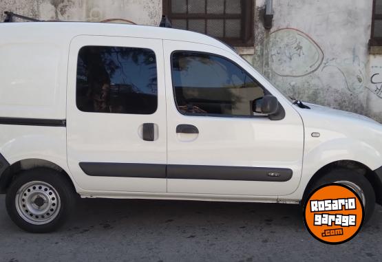 Utilitarios - Renault Kangoo 2017 GNC 155000Km - En Venta