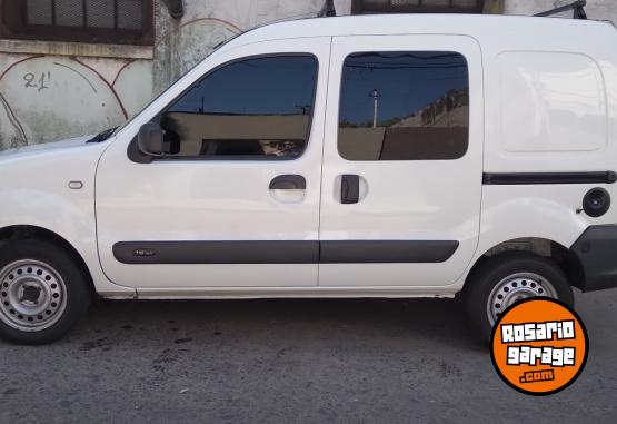Utilitarios - Renault Kangoo 2017 GNC 155000Km - En Venta