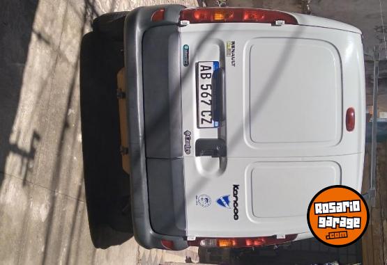 Utilitarios - Renault Kangoo 2017 GNC 155000Km - En Venta