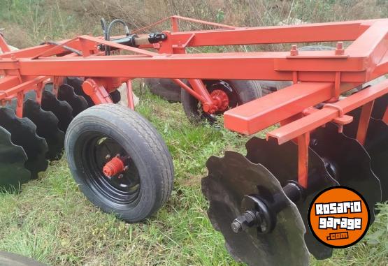 Camiones y Grúas - Rastra 20 discos marca GIORGI con pistón hidráulico. - En Venta