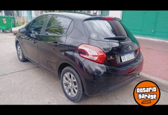 Autos - Peugeot 208 2017 Nafta 113000Km - En Venta