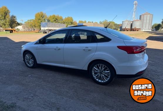 Autos - Ford Focus 2017 Nafta 140000Km - En Venta