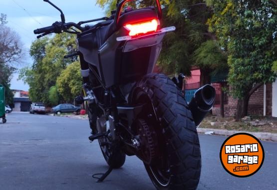Motos - Husqvarna Svartpilen 200 2021 Nafta 14234Km - En Venta