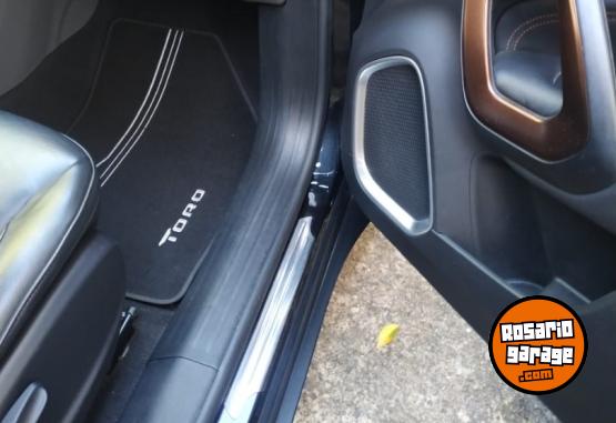 Autos - Fiat Toro Volcano 2019 Diesel 57000Km - En Venta