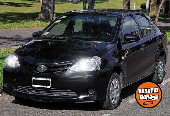 Autos - Toyota ETIOS X SEDAN 2015 Nafta 137000Km - En Venta